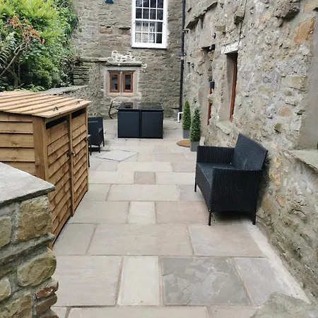 Rowel House デント